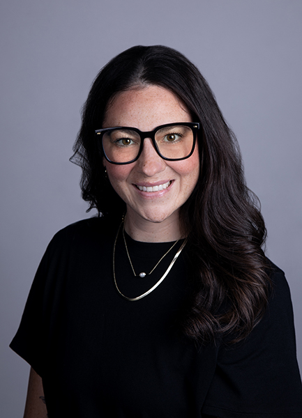 Profile photo for Ana Landsaw